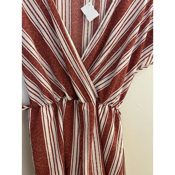 NWT Le Lis Striped Surplice Romper with Waist Sash Size Small - Picture 7 of 8